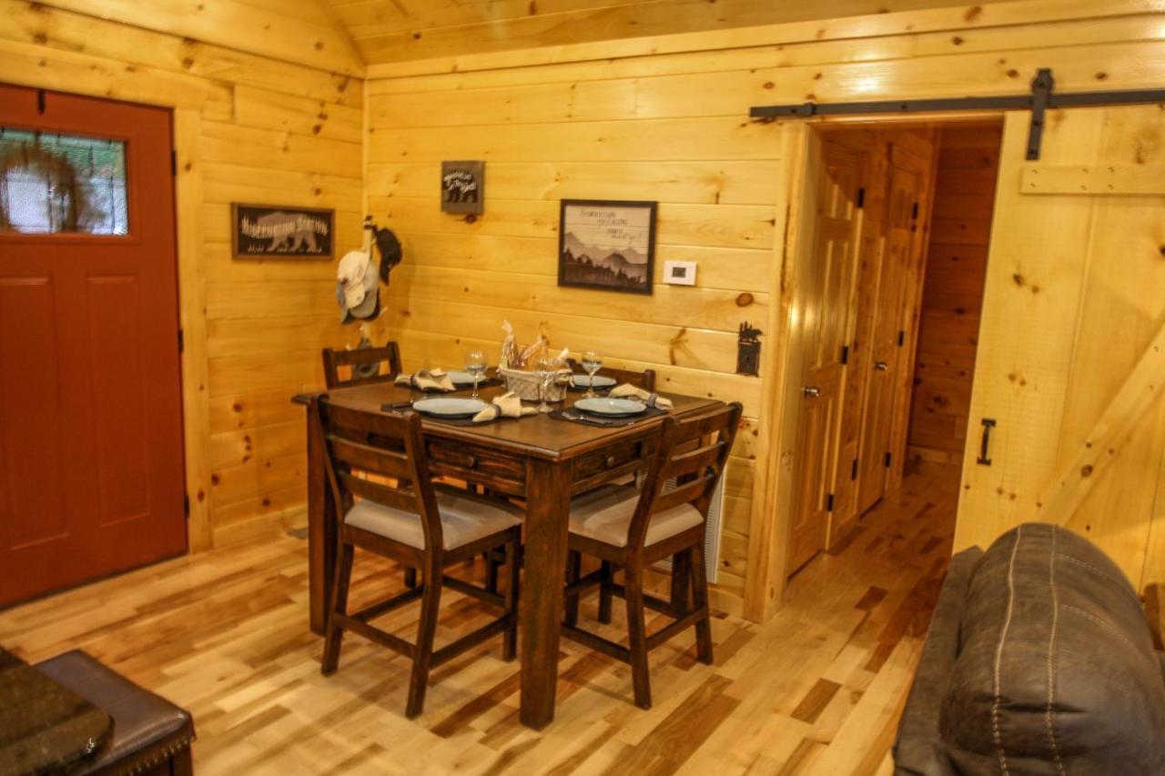 210 Cubs In The Treetops - Luxurious Cabin In Gatlinburg Bagian luar foto