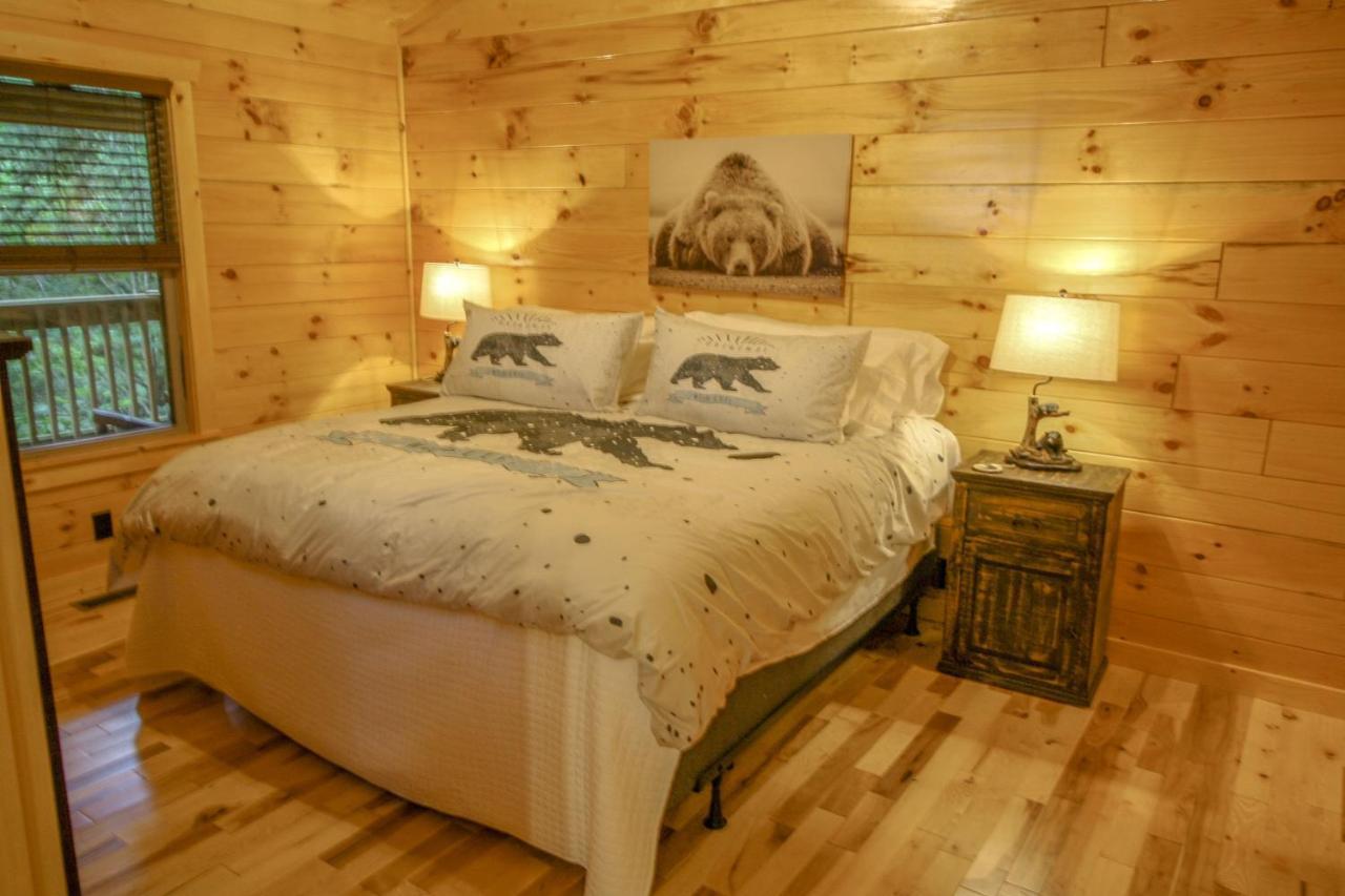 210 Cubs In The Treetops - Luxurious Cabin In Gatlinburg Bagian luar foto