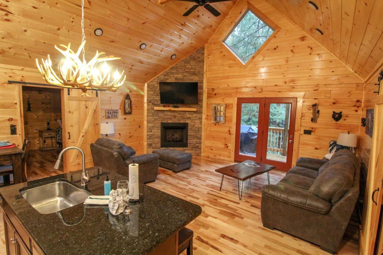 210 Cubs In The Treetops - Luxurious Cabin In Gatlinburg Bagian luar foto