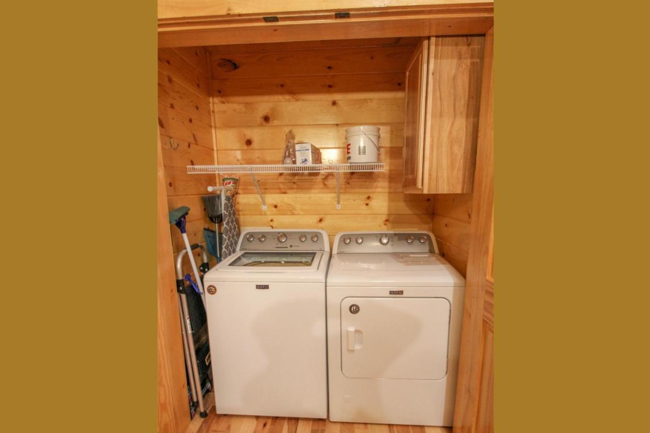 210 Cubs In The Treetops - Luxurious Cabin In Gatlinburg Bagian luar foto